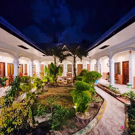 Mbg Travellers Inn Powered By Cocotel Puerto Princesa Buitenkant foto